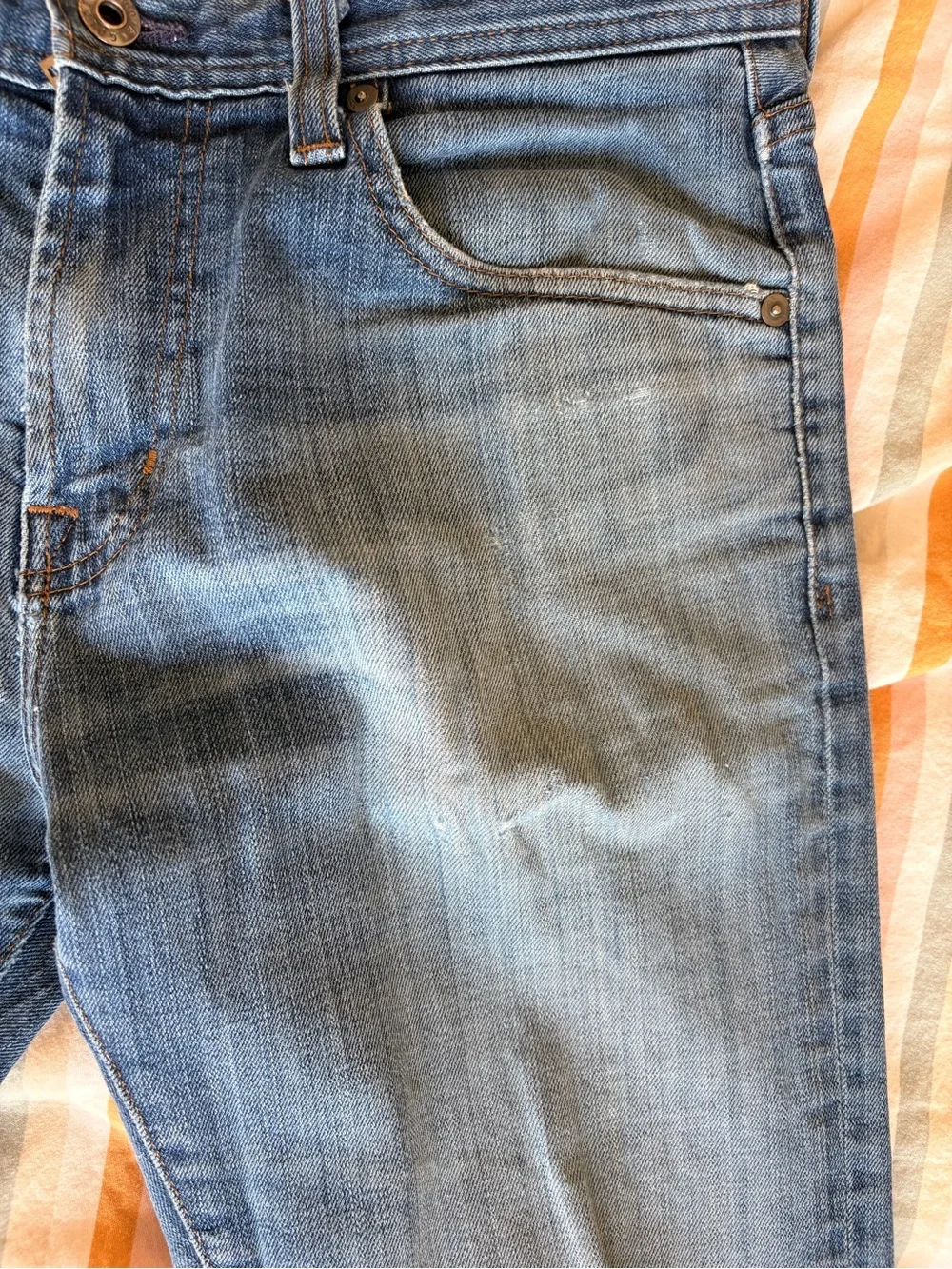 AG Adriano Goldschmied Matchbox Jeans 32 Distressed Slim Straight